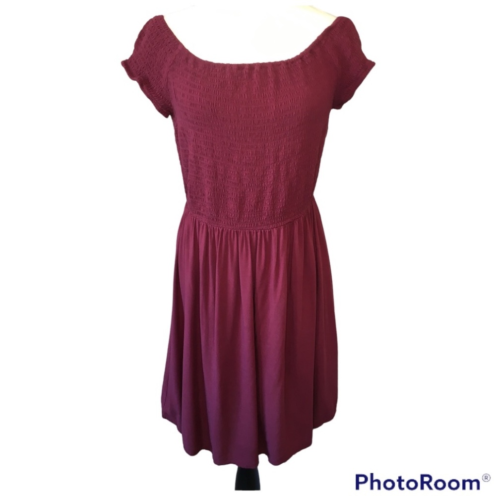 SHORT SLEEVED DRESS WITH SMOCKED BODICE, ELASTIC WAIST, CRIMSON